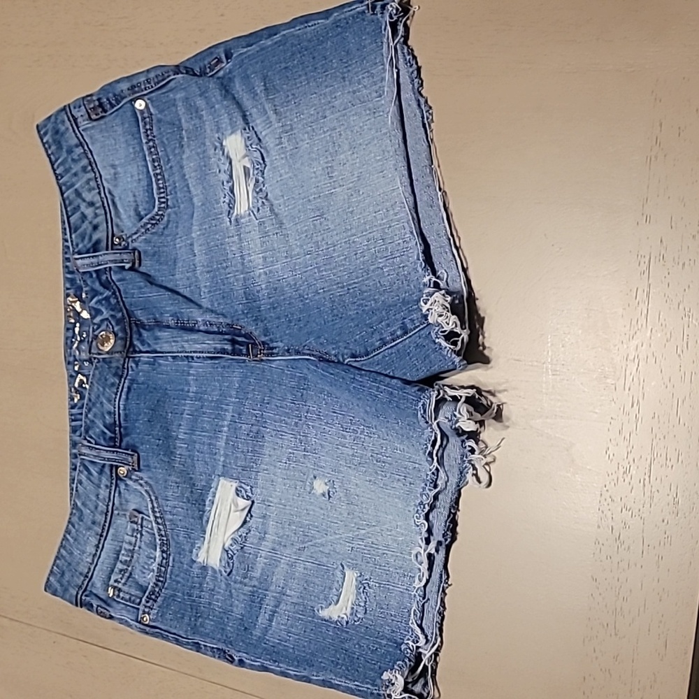Seven7 Weekend Short Distressed